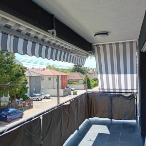 Balkon napellenző